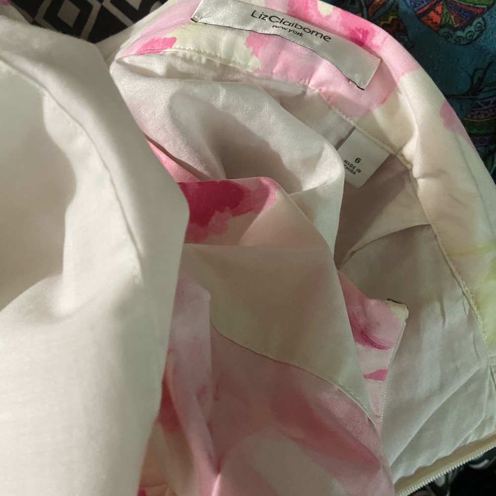 Full floral high-waste skirt! - Picture 2 of 2